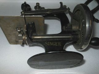 Vintage 1920 ' s Minature Singer Sewing Machine - Hand Crank 6