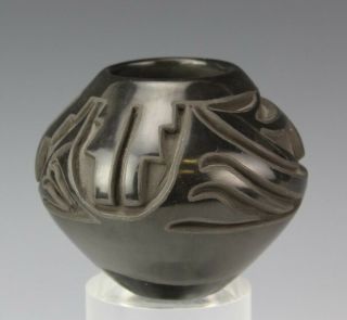 Teresa Guitierrez Santa Clara Native American Pueblo Pottery Carved Vase Nr Jlb