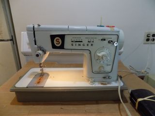 Vintage Singer Stylist 478 Sewing Machine With Case