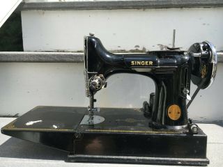 Vintage SINGER Portable Electric Sewing Machine 221 - 1 with Case 2
