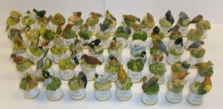 THE FULL SET OF BIRDS OF BRITAIN COLLECTORS THIMBLES COMPLETE WITH DISPLAY DOME 4