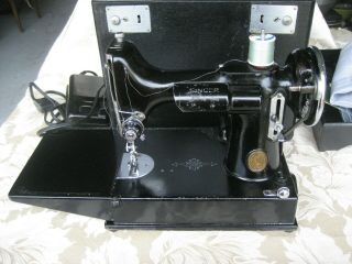 Great Singer Featherweight Sewing Machine And Case W/ Attachments 1937