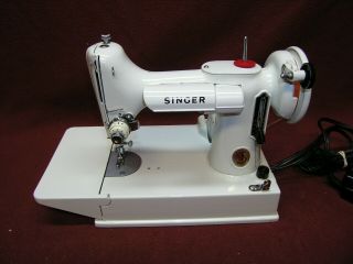 1968/1969 Singer 221K WHITE Featherweight Sewing Machine w/Pedal/Case/Button/Att 4