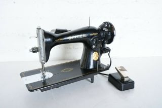 Rare 1945 Singer Sewing Machine Model 15 - 91 Blackside Collector