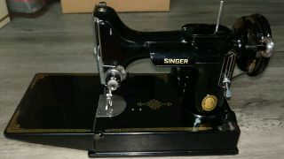 1952 SINGER FEATHERWEIGHT 221 - 1 PORTABLE SEWING MACHINE IN CASE W/ ACCESSORIES 2