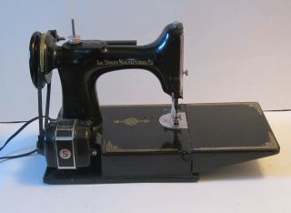 Singer Portable Electric Sewing Machine 221 - 1 Featherweight