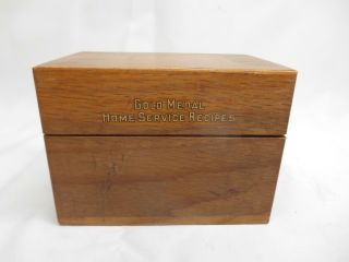 Washburn Crosby BETTY CROCKER GOLD MEDAL HOME SERVICE RECIPES Oak Wood File Box 4