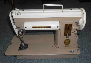1950 ' s Singer Portable Sewing Machine 301A with Case 2