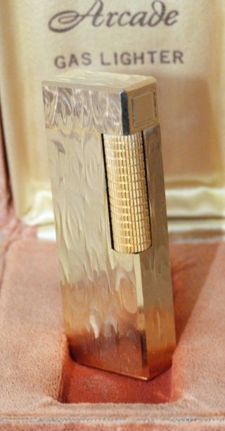 Vintage Gold Tone ARCADE Gas Lighter – Metal relief 3D Surface NOS 5