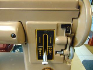 1950 ' s SINGER 301A SEWING MACHINE WITH HARD CASE & ACCESSORIES 5