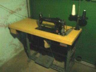 Vintage Singer 96 - 80 Industrial Sewing Machine Power Drive Work Table