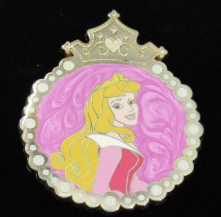 Aurora Medallion Princess Le 125 Disney Pin Sleeping Beauty Gold Crown Round