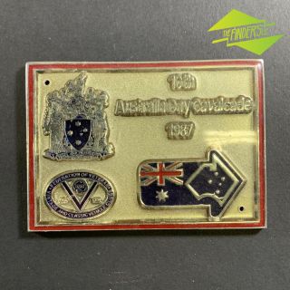 Vintage 1987 Federation Car Clubs Australia Day Cavalcade Car Grille Badge