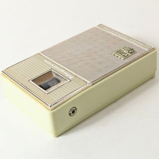 Vintage Magnavox 2 - AM - 70 Seven Transistor Radio with Case, 3