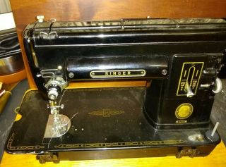 Singer 301A Sewing Machine 4