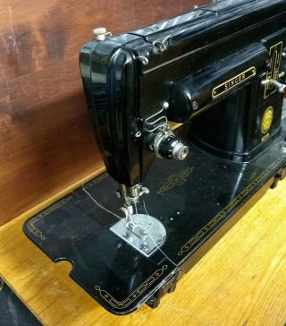 Singer 301A Sewing Machine 7