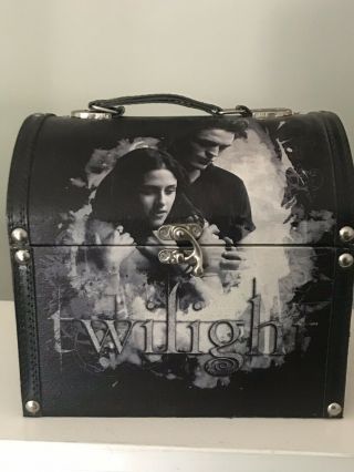 Twilight Neca Trunk Case.  1st Movie - Limited Edition.  Black & White.  Edward & Bella