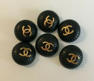 6 Chanel Pretty Buttons
