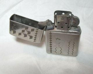 VINTAGE ETCHED GEOMETRIC CATS ZIPPO LIGHTER 3