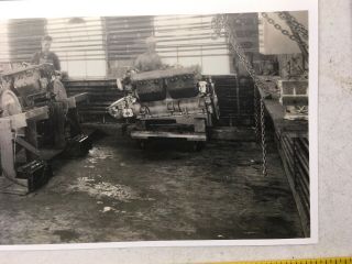 VINTAGE CHRIS CRAFT VERY EARLY PICTURE PHOTO B&W BOAT ENGINES BEING MADE 12X18 5