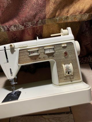 Singer Touch And Sew Deluxe Zig - Zag Model 750 Sewing Machine & Accessories
