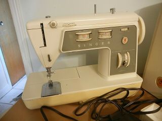 Singer Stylist Sewing Machine Zig - Zag Model 774 With Case -,