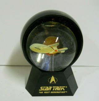 Star Trek Next Generation Lighted Musical Star Snow Globe Uss Enterprise 1701 - D