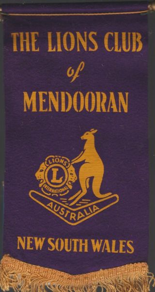 B Lions Club Mendooran Nsw Australia Felt Pennant/flag 27 X 14 Cm S/h