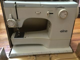 ELNA 62C Sewing Machine W/ Case 3