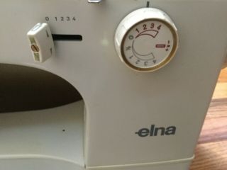 ELNA 62C Sewing Machine W/ Case 4