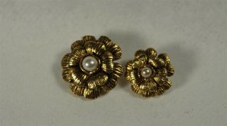 Authentic Chanel Gold And Pearl Camellia Flower 18.  5 & 14mm Buttons