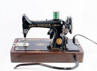 Antique Singer Model 99 Sewing Machine 1927 & Accessories -