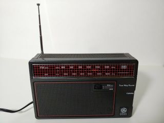 Vintage General Electric Black Model 7 - 26600 7 - 2660d Portable Am Fm Radio