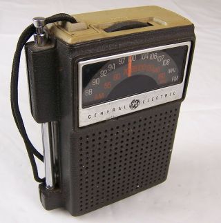 Vintage General Electric Transistor Pocket Radio,  7 - 2515,  Am/fm Pt15c