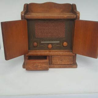 Vintage Wooden The Spice Chest Model 484 Tube Radio Cabinet Receiver