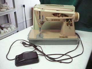 Singer 503 Special Slant - O - Matic Rocketeer Sewing Machine W/cover/case & Pedal