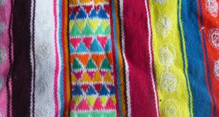 Peruvian Aguayo Table Cloth Unkuña - Andean Mountain Textile 3