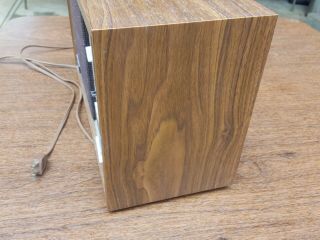 Magnavox AM/FM Radio Model BG3100 - WA01 Wood Grain Case Vintage 4