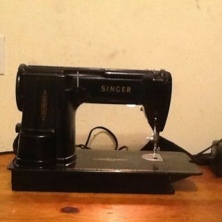 Singer Sewing Machine 301A Black - 4