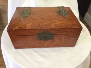 Vintage Antique Wooden Oak Cigar Tobacco Humidor Wood Box Brass Accents