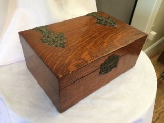 Vintage Antique Wooden Oak Cigar Tobacco Humidor Wood Box Brass Accents 3