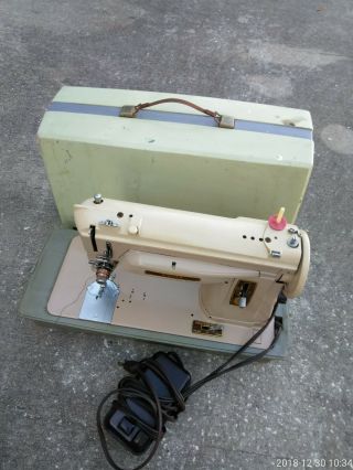 Singer 404 Heavy Duty Slant Industrial Sewing Machine