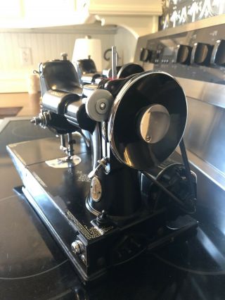1933 Singer Featherweight 221 Sewing Machines 3