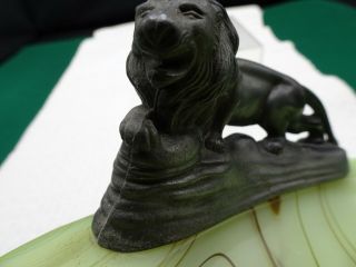 VINTAGE SLAG GLASS AGATE ASHTRAY WITH METAL LION ATTACHED 6