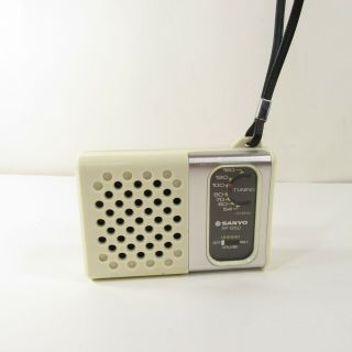 Vintage Sanyo Rp - 1250 Transistor Portable Am Radio Off White