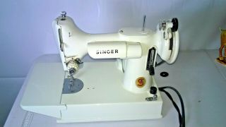 Singer White 221k Featherweight Sewing Machine & Case Great Britain