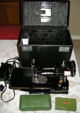1955 Singer 222k Featherweight Arm Sewing Machine With Case & Attachments
