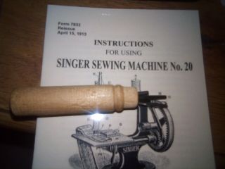 Antique SINGER 20 - 1 hand crank Sew handy black 4 spoke circa 1910 4