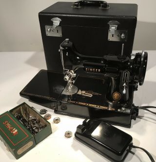 Singer Featherweight 221k 1957 Sewing Machine With Case & Accessories