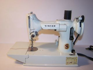 Singer White 221k Featherweight Sewing Machine - Case - Attachments